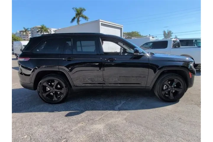 $28319 : Jeep Grand Cherokee 2023 4x4 image 6