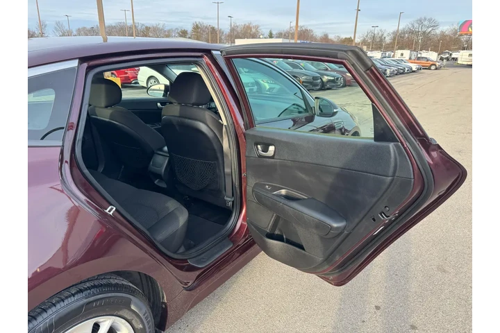 $9980 : 2019 Optima LX Auto image 9