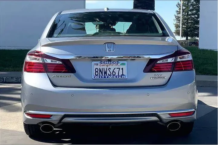 $19985 : Honda Accord 2017 Touring 4d image 4