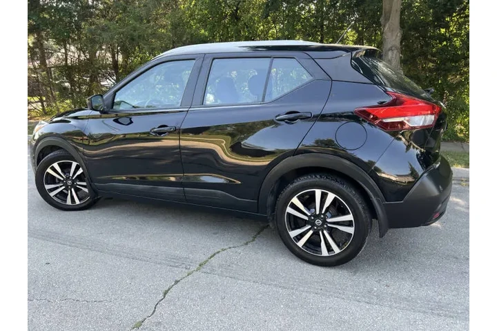 $8997 : 2020 Kicks SV image 8