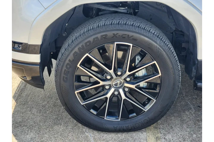 Lexus GX 550 2024 AWD Premiu image 7