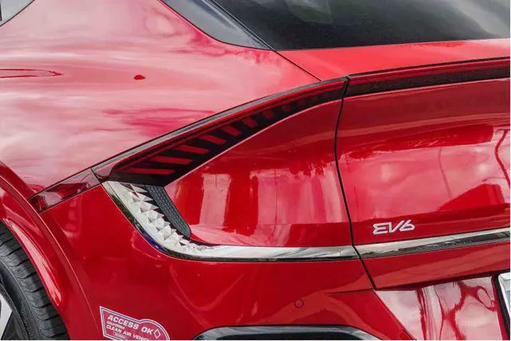 $29120 : Kia EV6 2023 GT-Line 4dr Cro image 8