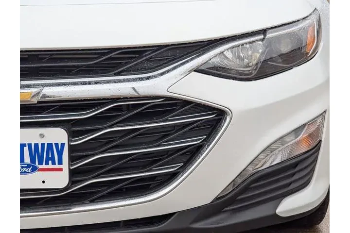 $15460 : Chevrolet Malibu 2023 LT 4dr image 8