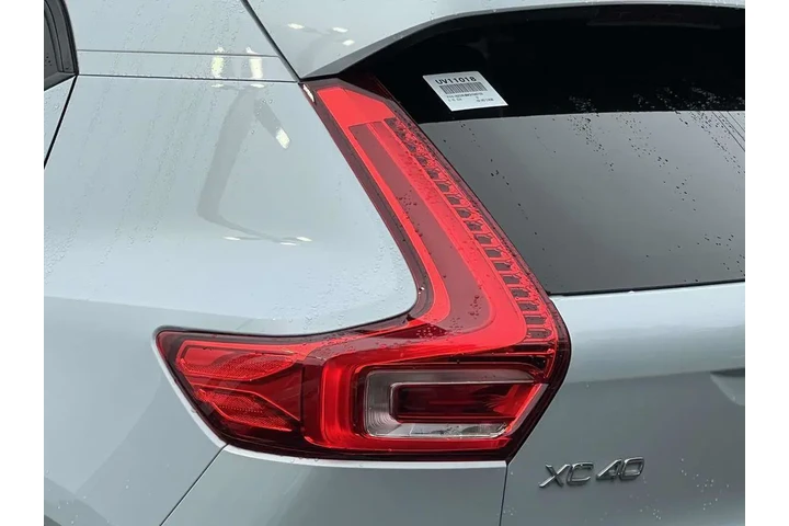 $23992 : Volvo XC40 2021 AWD T5 Momen image 9