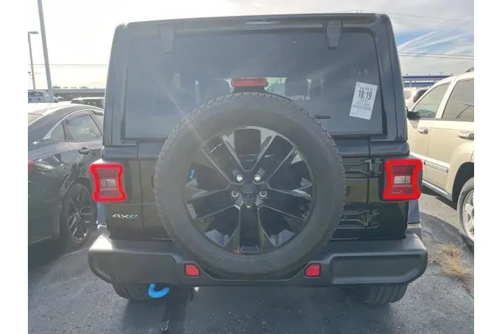 $28246 : Jeep Wrangler Unlimited 2022 image 3