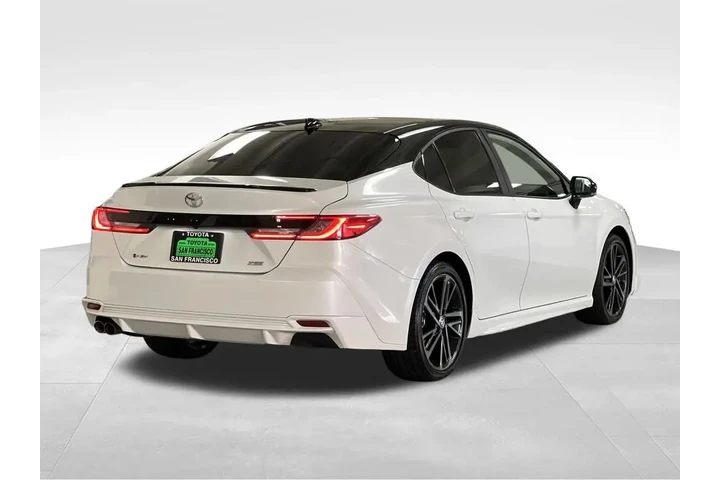 $33988 : Gold Certified2025 Camry XSE image 5