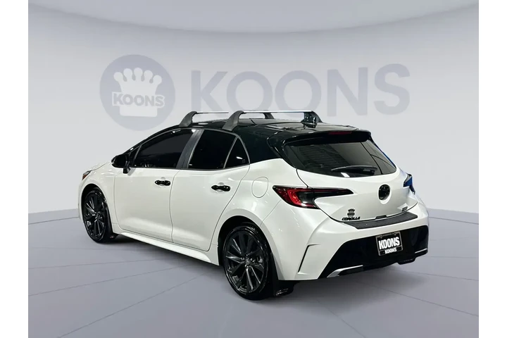 $24877 : Toyota Corolla Hatchback 202 image 3