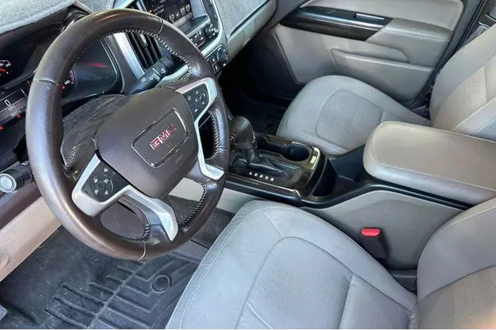 $20692 : GMC Canyon 2016 4x2 SLE 4dr image 4