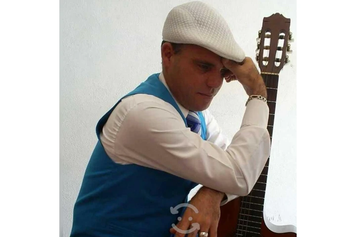 Cantante Cubano Dayro Montañéz image 7