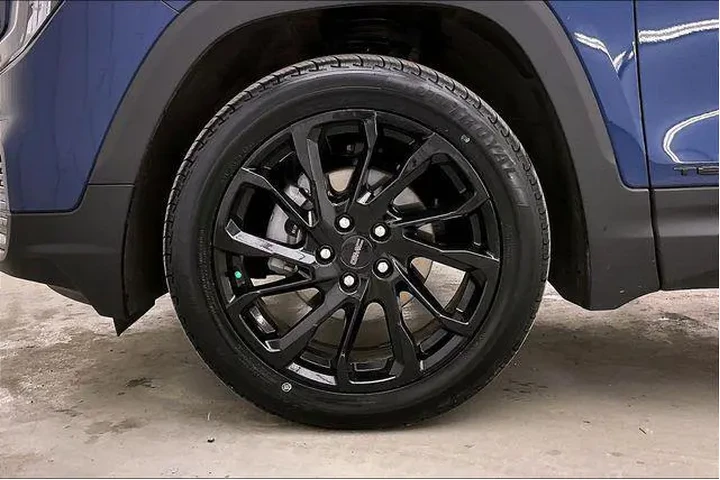 $24995 : GMC Terrain 2023 AWD SLE 4dr image 10