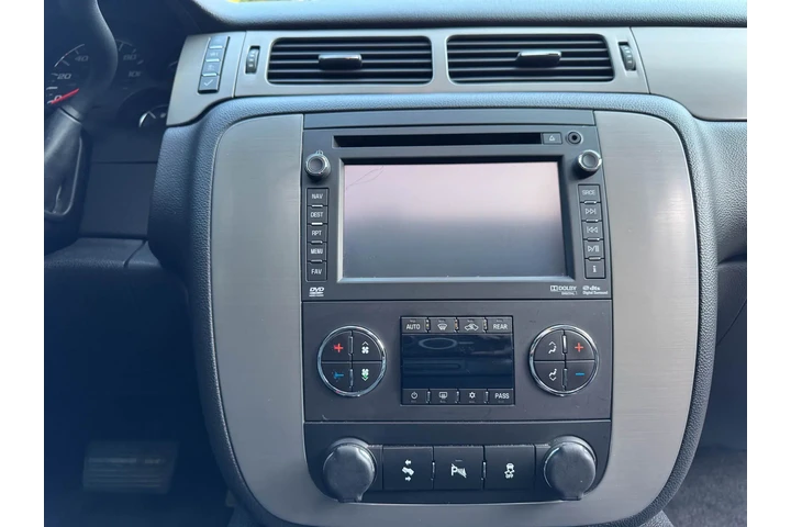 $7000 : 2013 Tahoe LT Z71 4x4 image 9