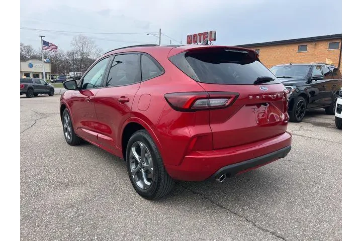 $23925 : Ford Escape 2023 AWD ST-Line image 6