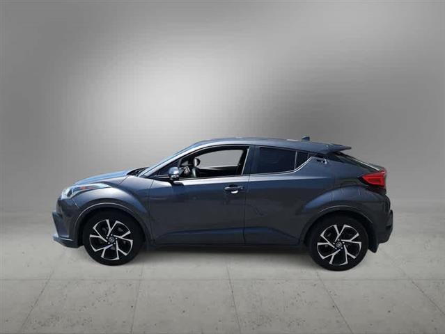$16500 : Pre-Owned 2018 Toyota C-HR XLE image 2
