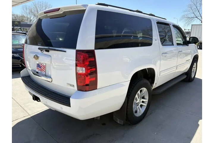 $8990 : 2011 Suburban LT image 7