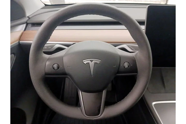 $39998 : Tesla Model Y 2024 AWD Long image 10
