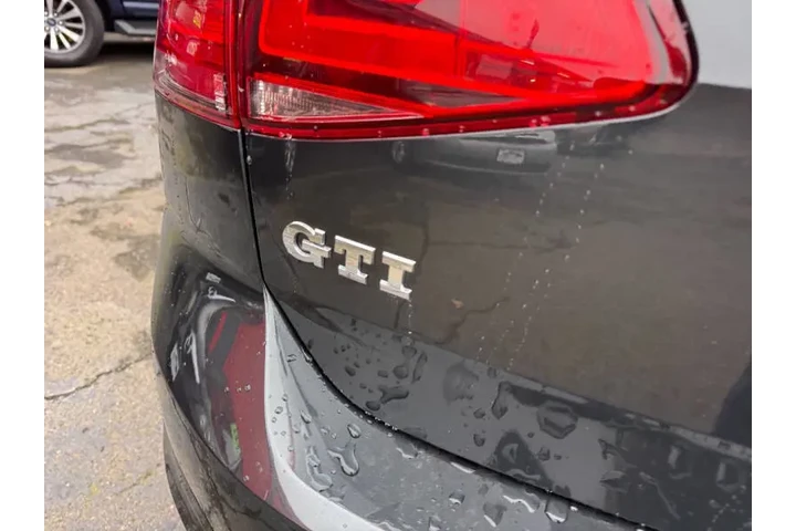 $9995 : 2015 Golf GTI Autobahn image 9