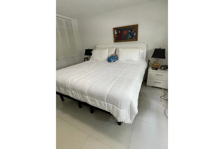 $1200 : Cuarto amoblado en la playa image 1