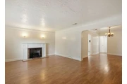 $2050 : Spacious 2 Bedroom in Lynwood thumbnail