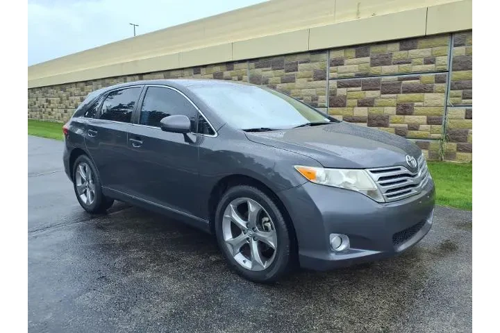 $9359 : Toyota Venza 2011 FWD V6 4dr image 4
