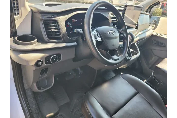 $31385 : Ford Transit 2023 250 3dr SW image 9
