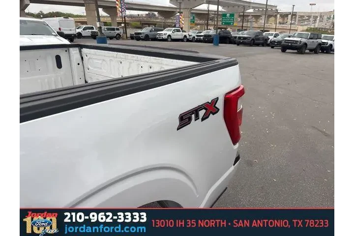 $25538 : Ford F-150 2022 4x2 XL 4dr S image 5