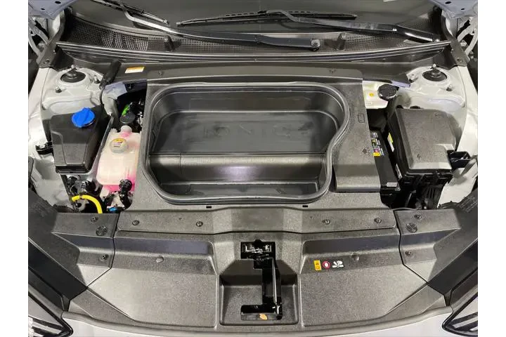 $24995 : Hyundai IONIQ 6 2023 SEL 4dr image 9