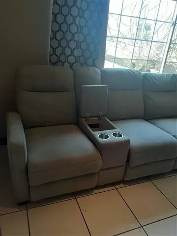 Roberto's carpet cleaning image 9