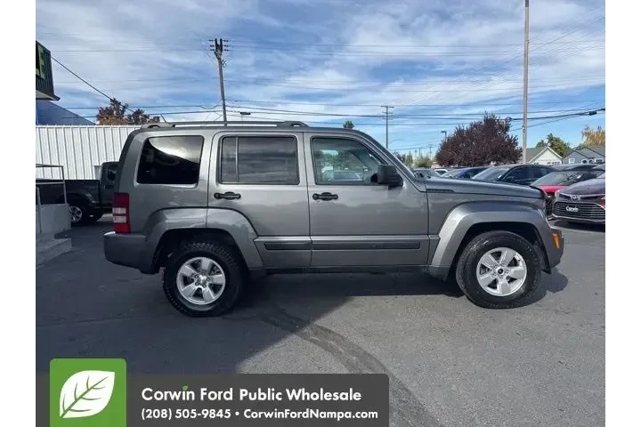 $6501 : Jeep Liberty 2012 4x4 Sport image 4