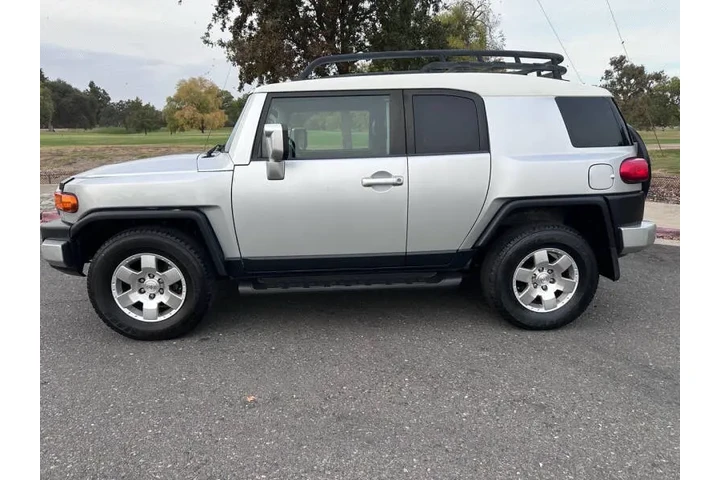 $16495 : 2007 FJ Cruiser image 4
