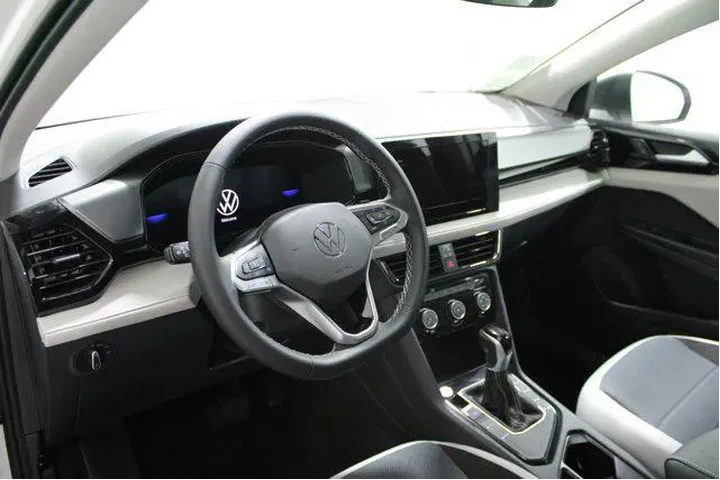 $23993 : Volkswagen Taos 2025 S 4dr S image 2