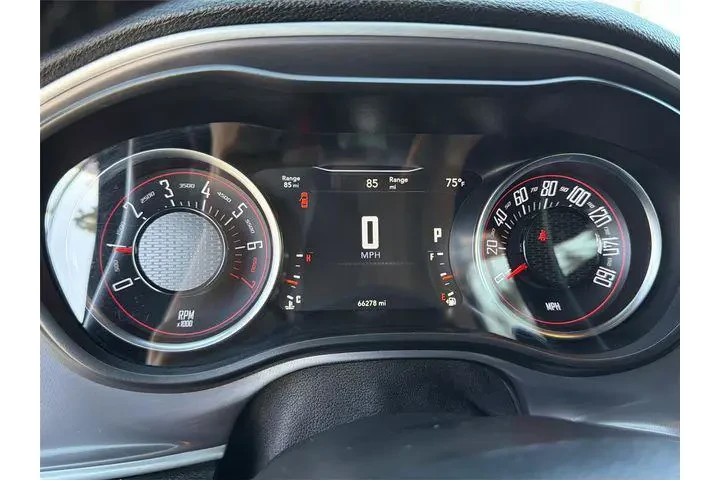 $23915 : Dodge Challenger 2022 AWD GT image 3