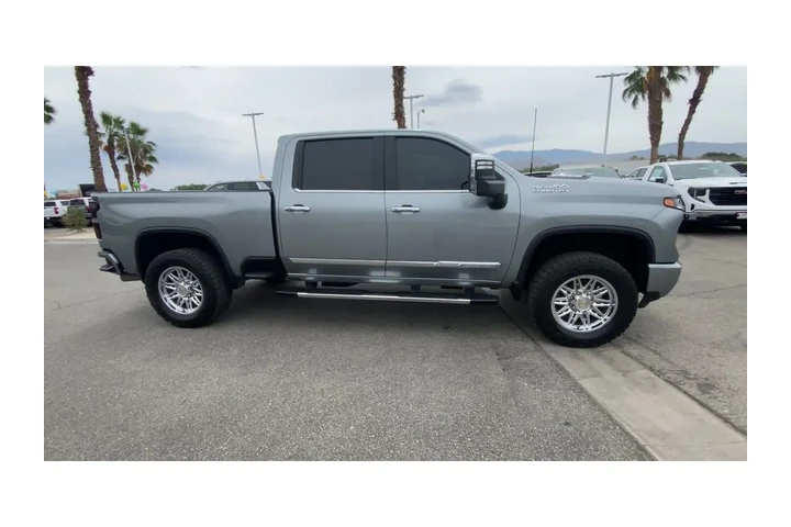$72500 : 2024 Silverado 3500 HD image 9
