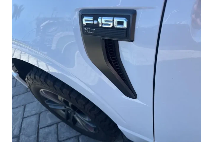 $33988 : Ford F-150 2021 4x4 XLT 4dr image 5