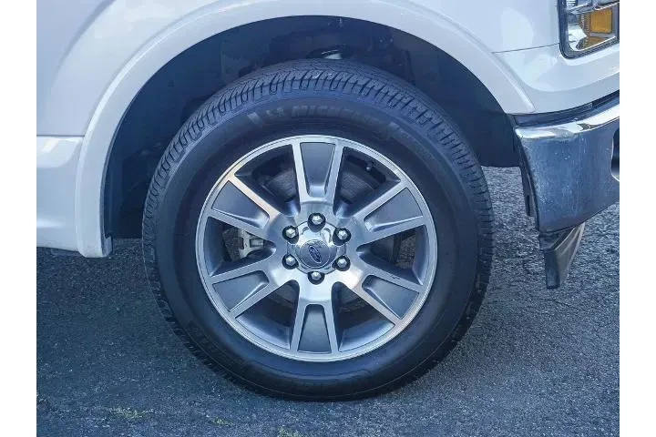 $17991 : Ford F-150 2017 4x2 Lariat 4 image 10