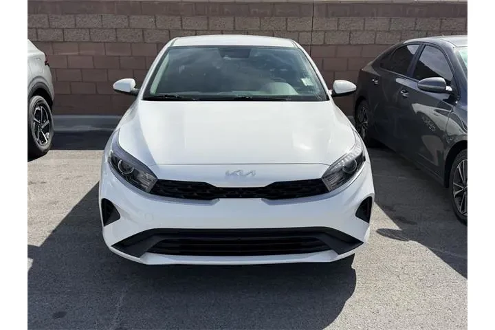 $16988 : Kia Forte 2024 LX 4dr Sedan image 6