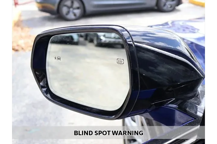 $33990 : Cadillac LYRIQ 2024 Tech 4dr image 7