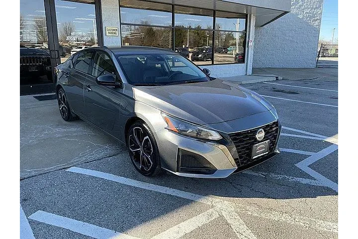 $20988 : Nissan Altima 2024 2.5 SR 4d image 1