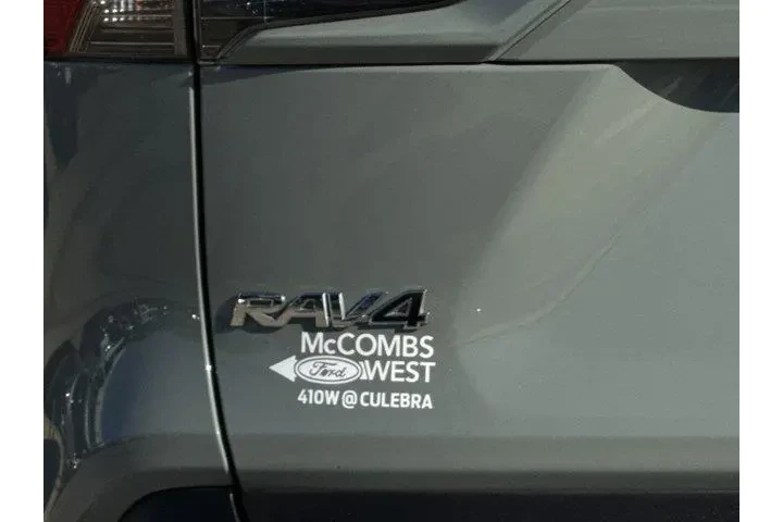 $29548 : Toyota RAV4 2023 XLE Premium image 8