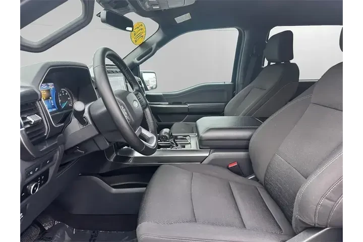 $38577 : Ford F-150 2023 4x4 XLT 4dr image 9