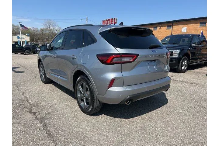 $25944 : Ford Escape 2024 AWD ST-Line image 6