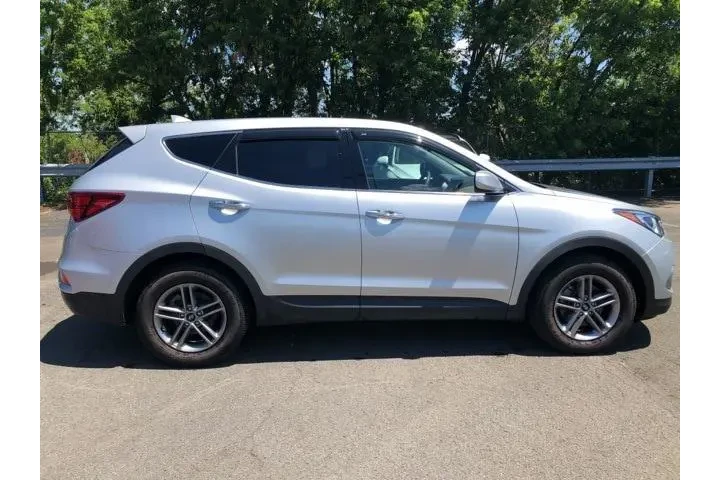 $12900 : Hyundai SANTA FE Sport 2017 image 8