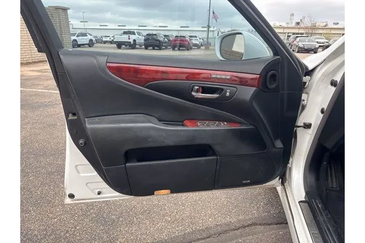 $7982 : Lexus LS 460 2010 AWD 4dr Se image 9