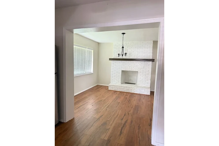 $900 : Casa bellamente renovada con image 5