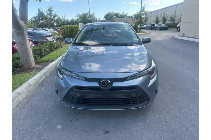 $18638 : Toyota Corolla 2024 LE 4dr S image 2