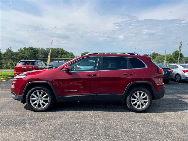 $17995 : 2017 Cherokee Limited image 9