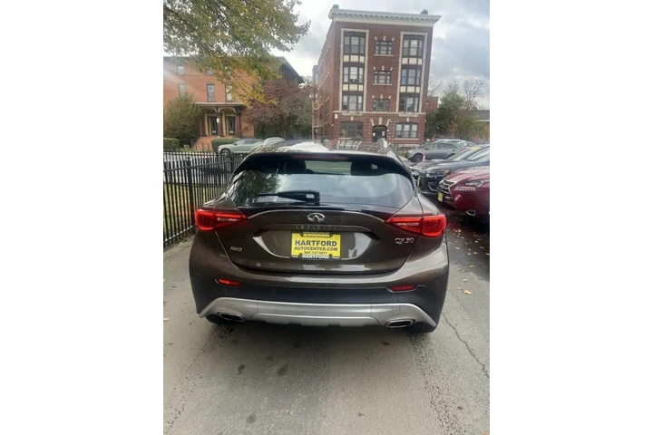 $14999 : 2017 QX30 Premium image 8