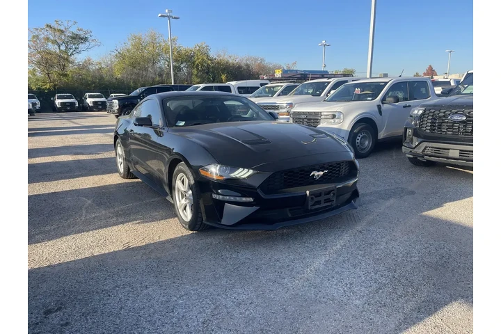 $19859 : Ford Mustang 2018 EcoBoost 2 image 2