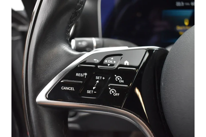 $27795 : Mercedes-Benz E-Class 2022 A image 10