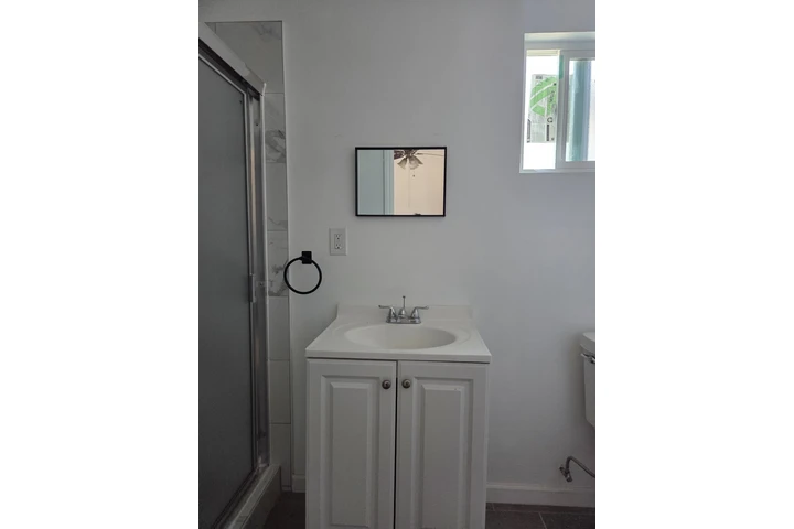 $1500 : Rento Casita 90059 image 2
