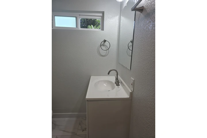 $2000 : Renta de casa , house for rent image 2